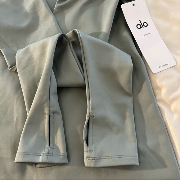 New Alo Warm Airlift Hooded Runner Size Small $98 - Picture 9 of 11